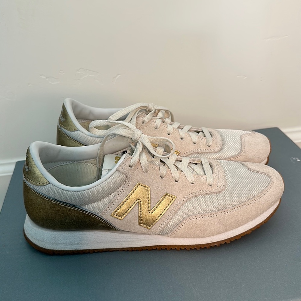 New Balance x J. Crew 520 sneakers sz 9 sea salt and gold